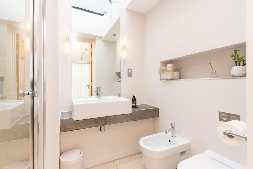 Luxury Water Tower I Roof Bar I Cinema Βίλα Κάρντιφ Εξωτερικό φωτογραφία